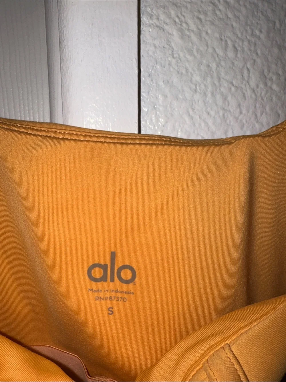 ALO Yoga Sculpted Crop Tank Top - Caramel